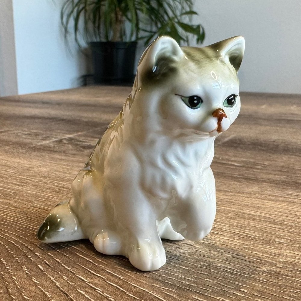 Vintage Enesco Porcelain Grey/White Cats Figurines.